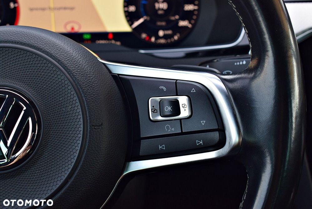 Volkswagen Passat - 33