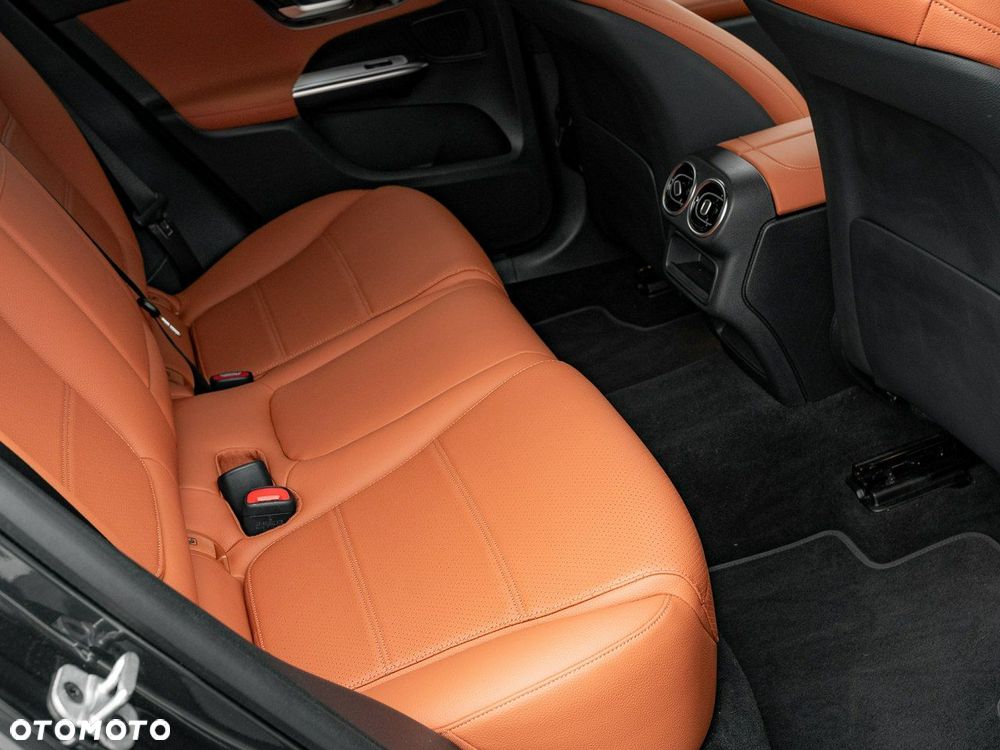 Mercedes-Benz GLC - 25