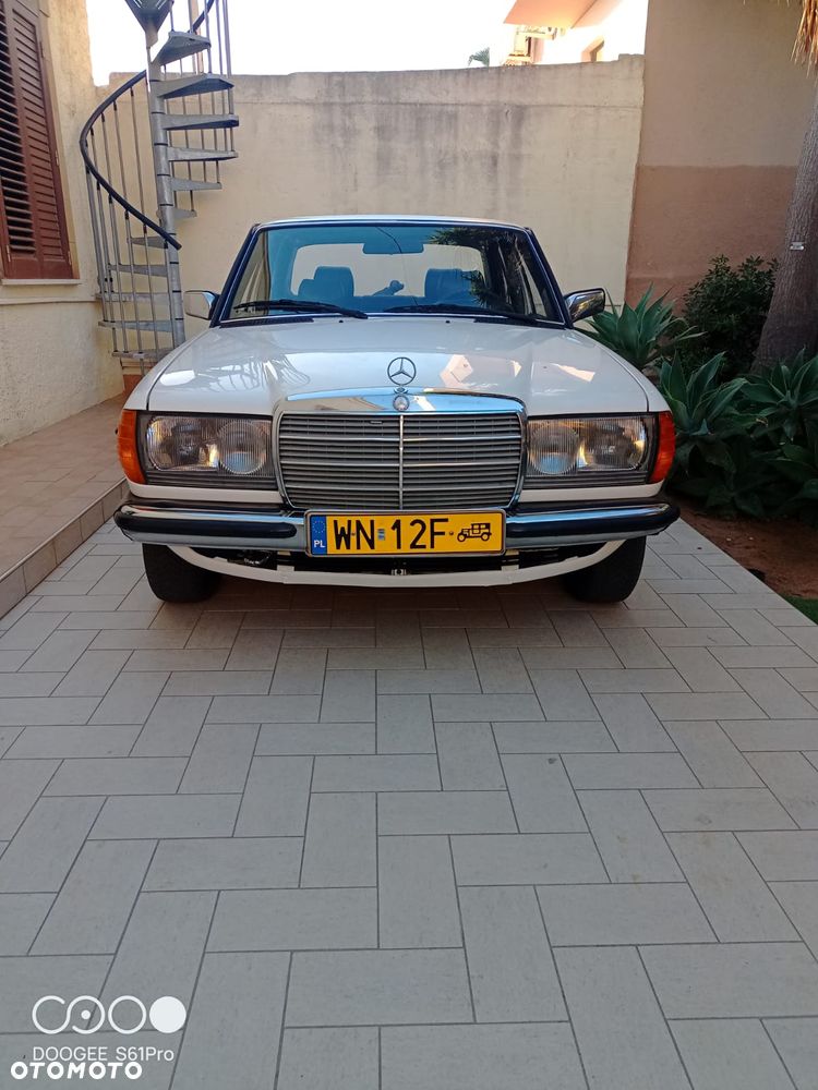 Mercedes-Benz W123 - 2