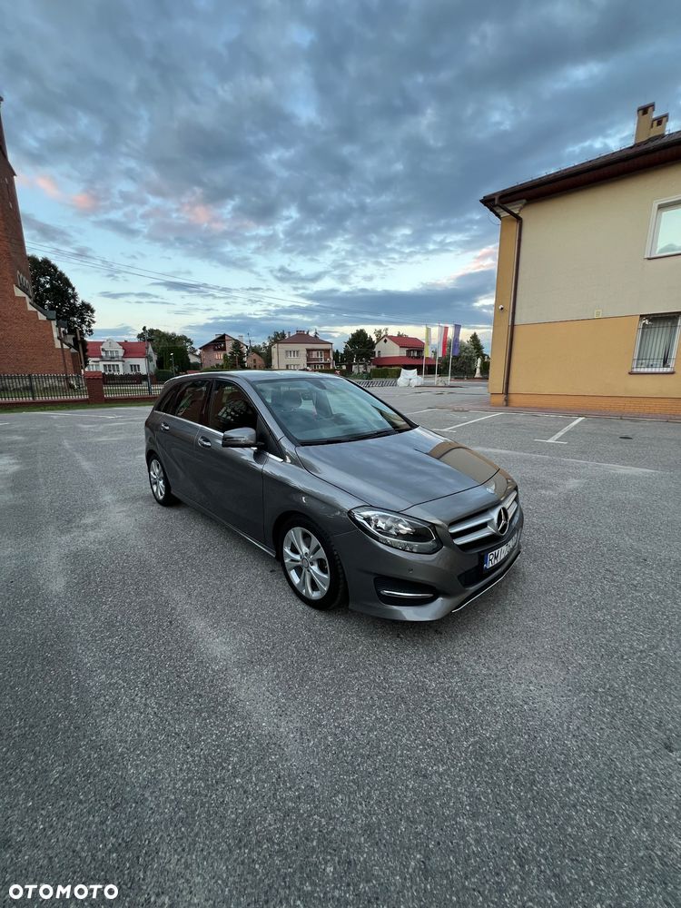 Mercedes-Benz Klasa B 180 7G-DCT Urban - 2