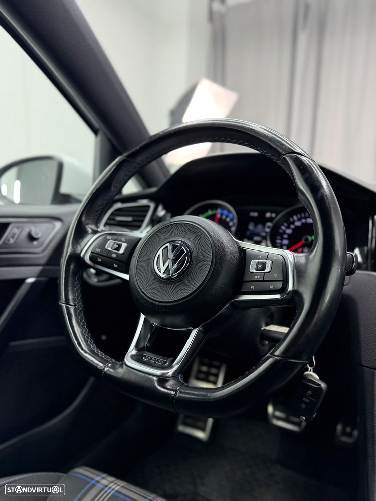 VW Golf 1.4 GTE Plug-In-Hybrid DSG - 18