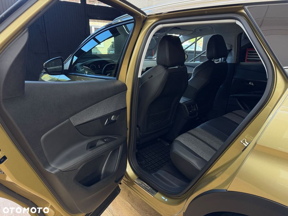 Peugeot 3008 1.2 PureTech Allure S&S - 31