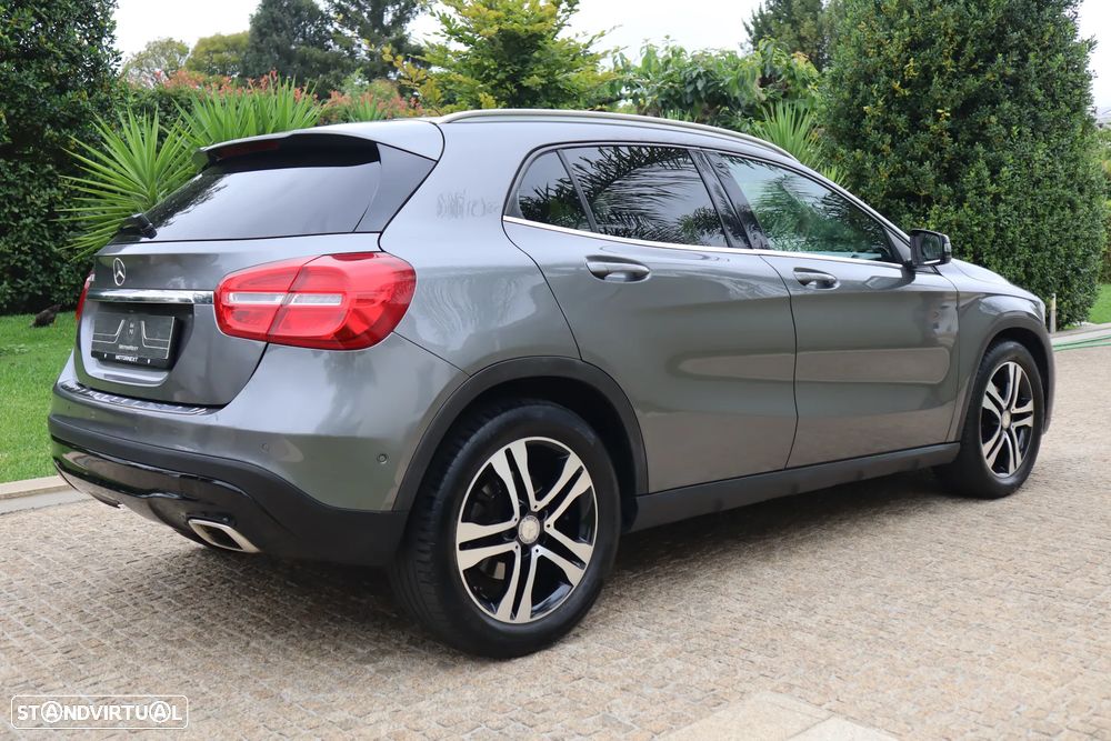Mercedes-Benz GLA 180 d Urban - 3
