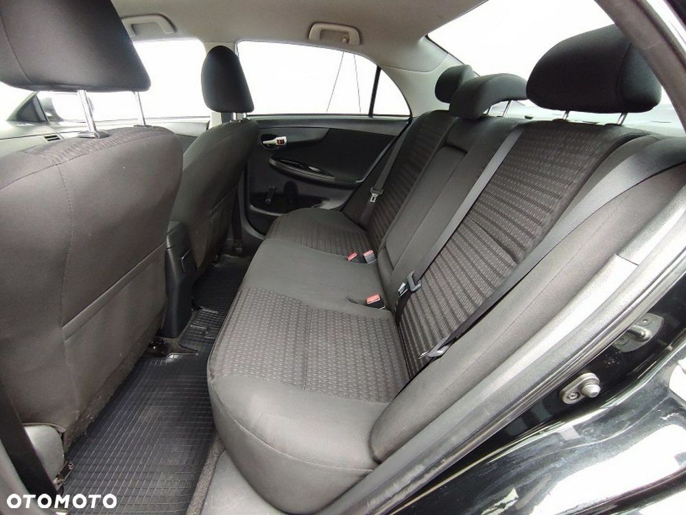 Toyota Corolla - 13