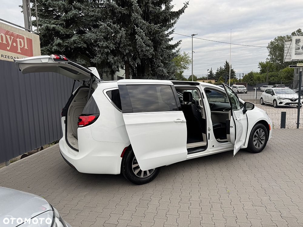 Chrysler Pacifica - 13
