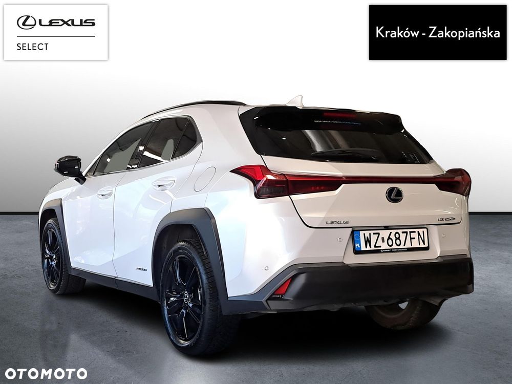 Lexus UX - 8