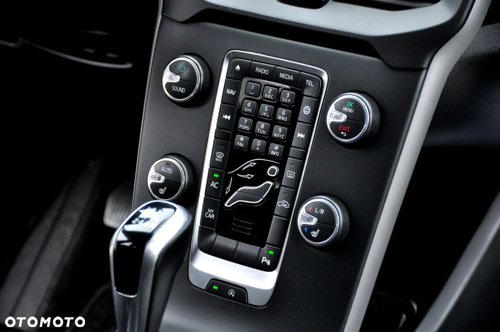 Volvo V40 Cross Country T3 Momentum - 26