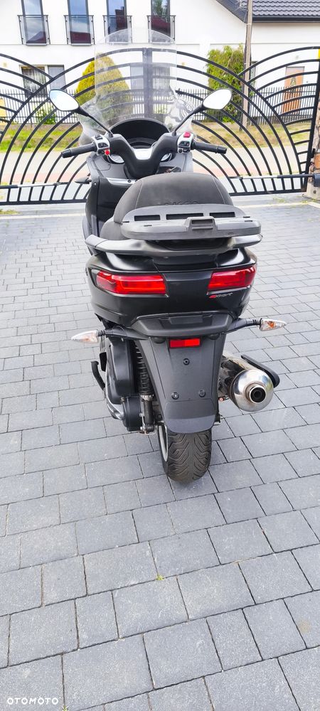 Piaggio MP-3 - 8
