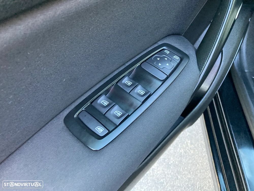Renault Mégane Sport Tourer ver-1-5-dci-dynamique - 25