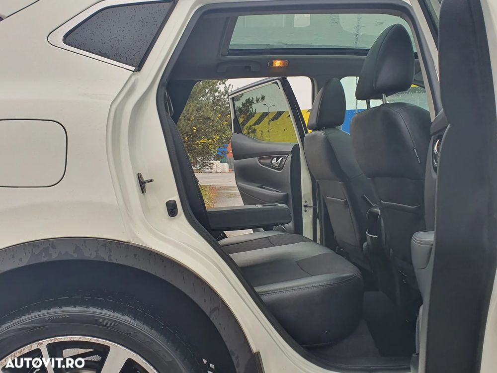 Nissan Qashqai 1.6 DCI Xtronic TEKNA - 14