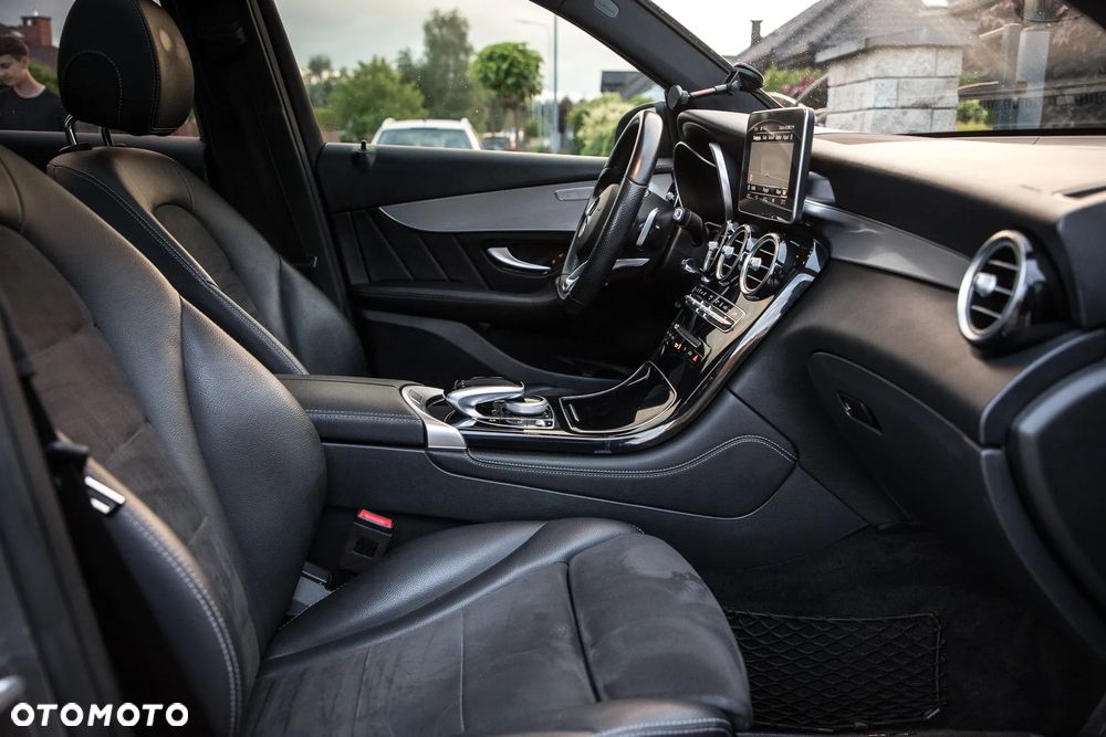 Mercedes-Benz GLC 300 4-Matic - 16