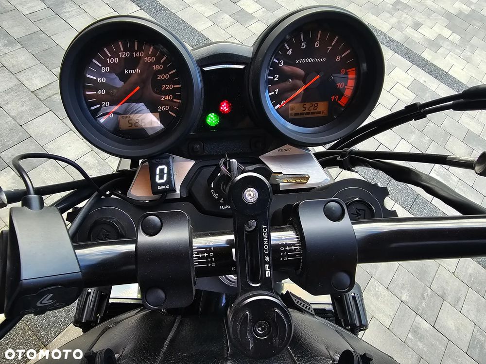 Suzuki GSX - 7