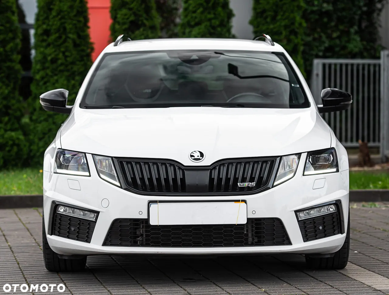 Skoda Octavia Combi 2.0 TDI DSG RS - 4