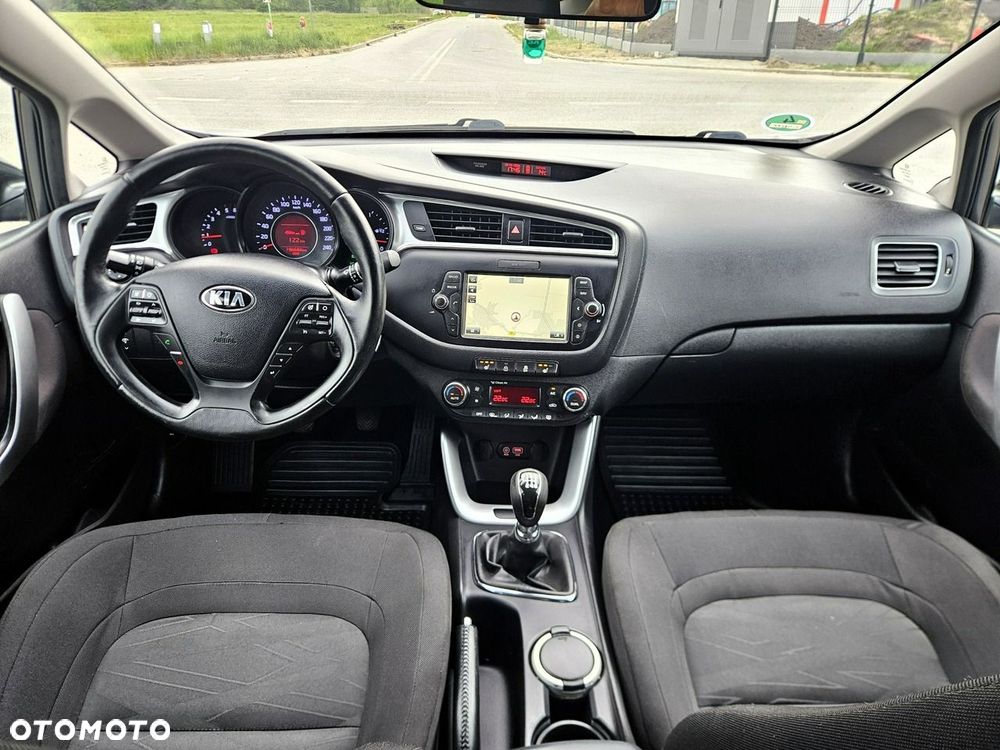 Kia Ceed 1.6 CRDi 128 Dream-Team Edition - 25