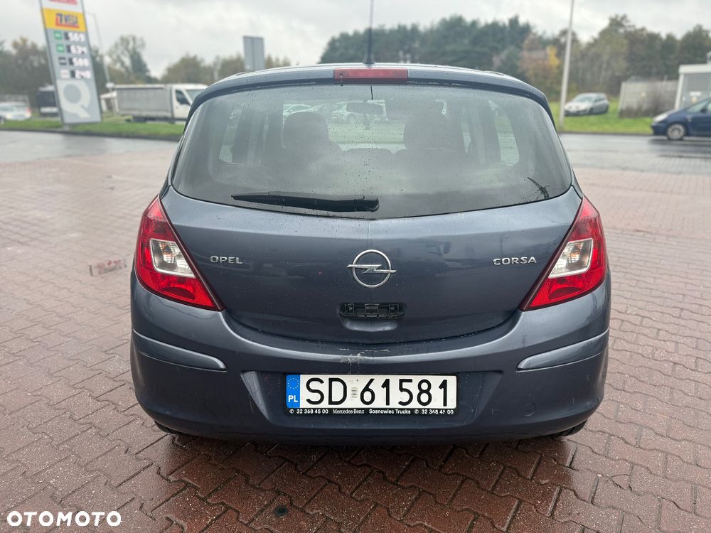Opel Corsa 1.2 16V Cosmo - 8