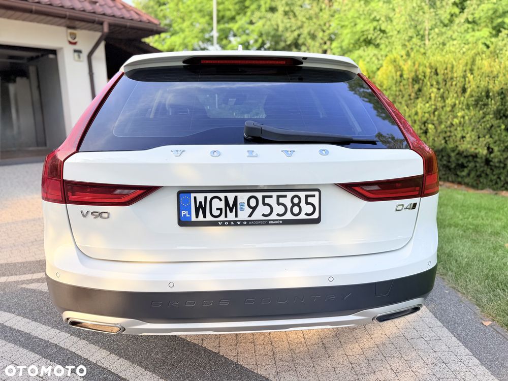 Volvo V90 D4 AWD Momentum - 2