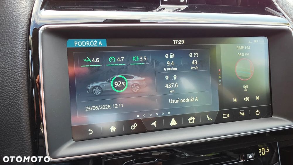 Jaguar XE - 25