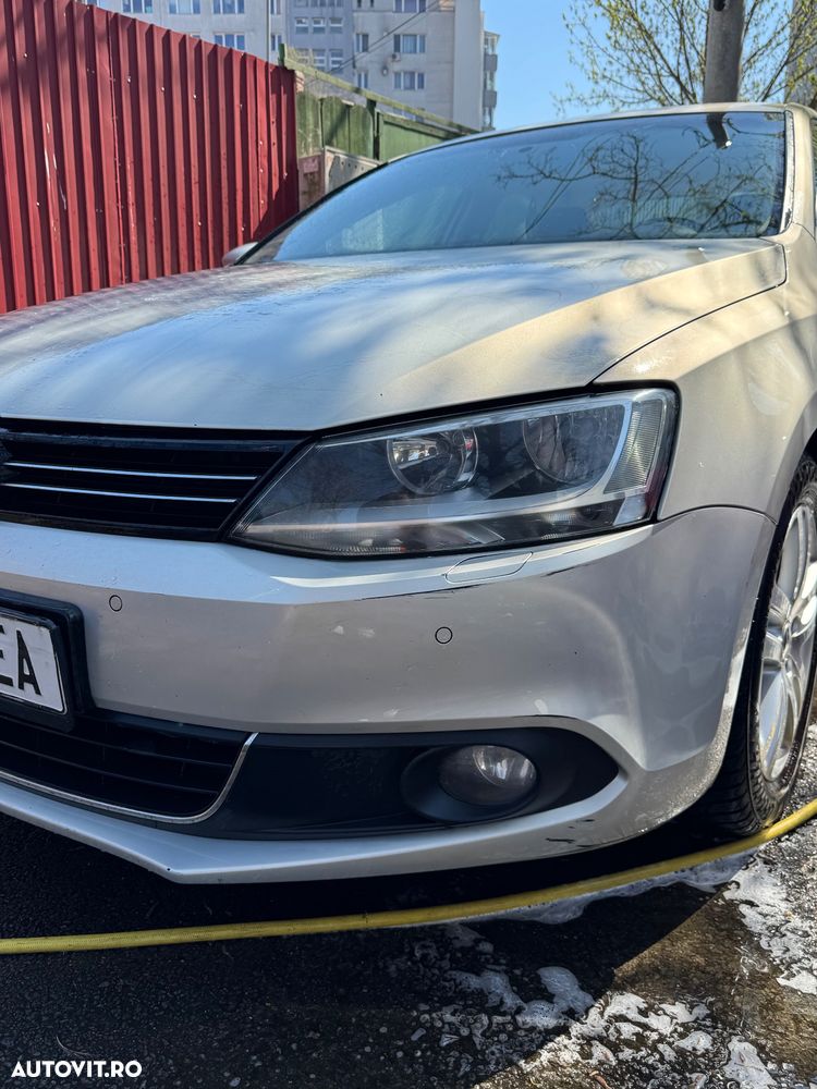 Volkswagen Jetta 1.6 TDI DPF Comfortline - 9