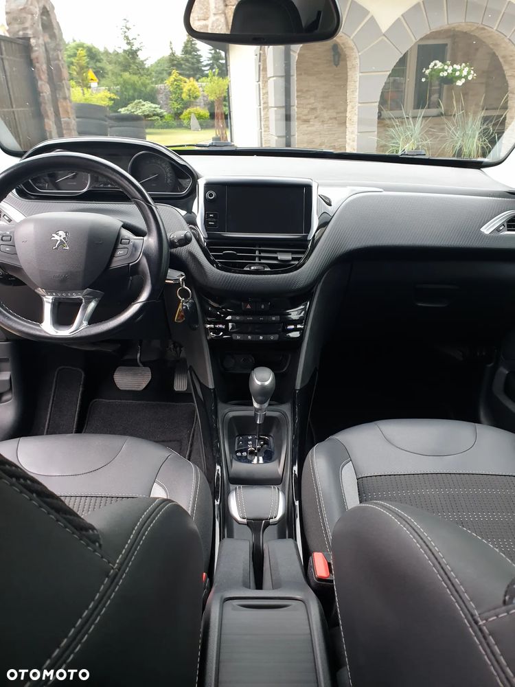 Peugeot 2008 PureTech 110 Stop&Start EAT6 Allure - 18