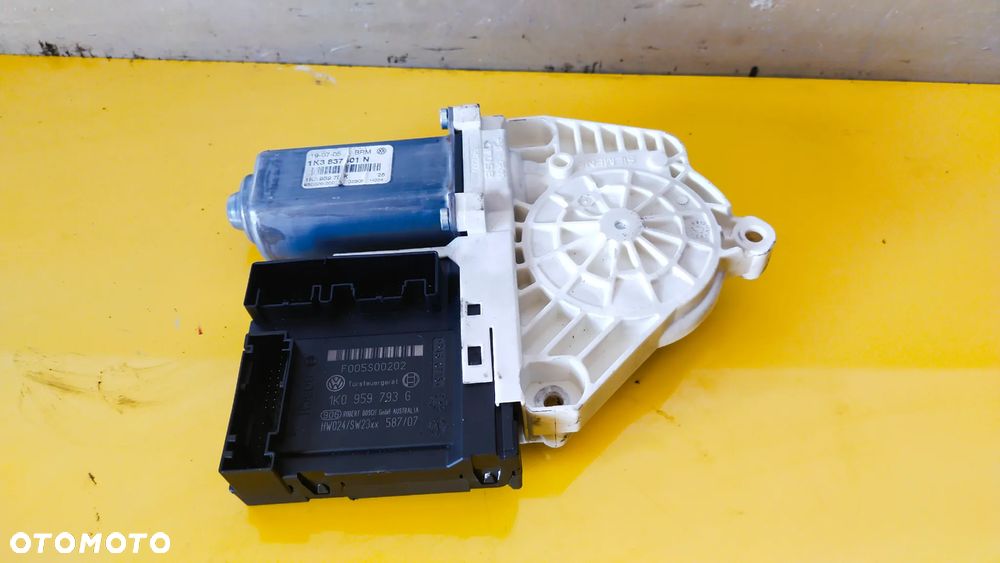 Silniczek szyby  VW 1K383701N - 1