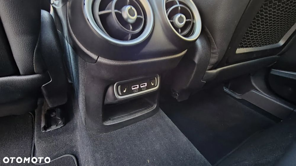 Alfa Romeo Stelvio - 16