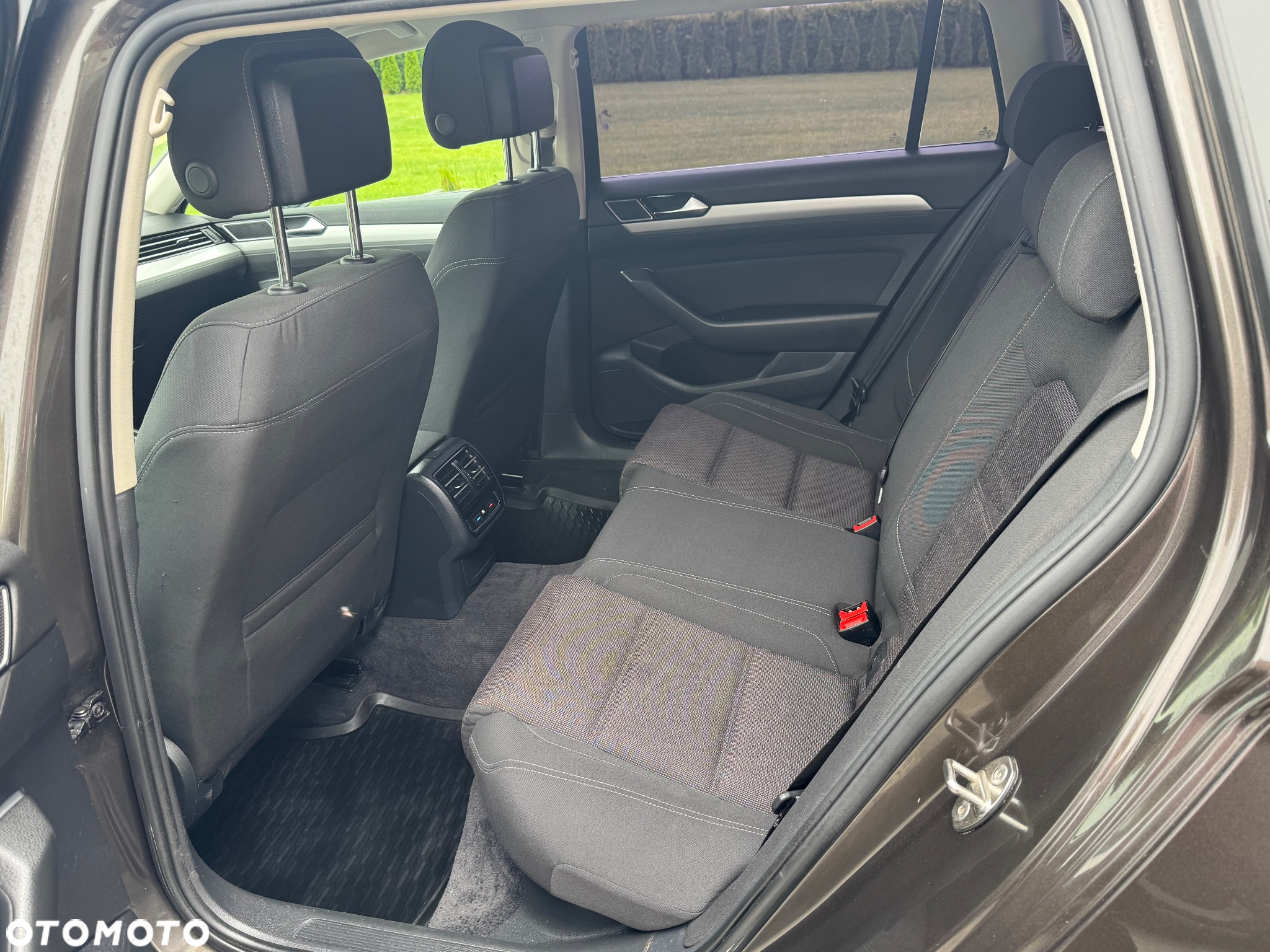 Volkswagen Passat 2.0 TDI BMT Comfortline - 13