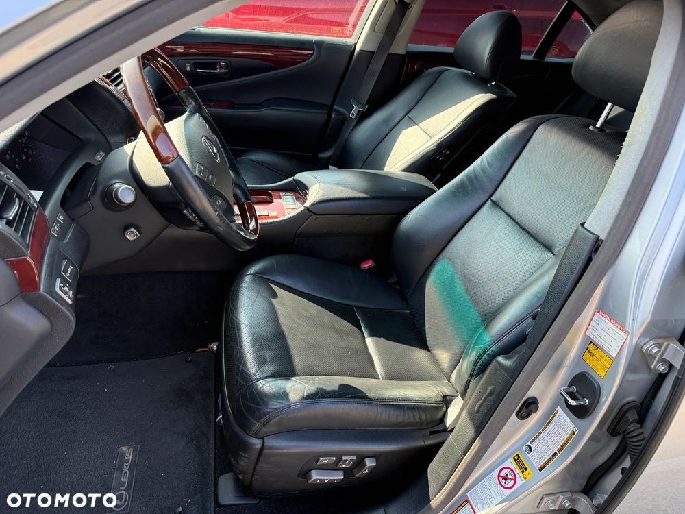 Lexus LS 460 Prestige - 14