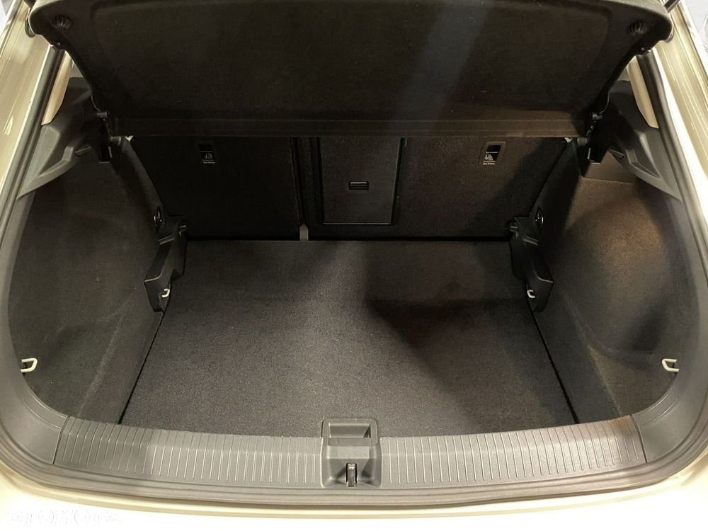 Volkswagen T-Roc - 19
