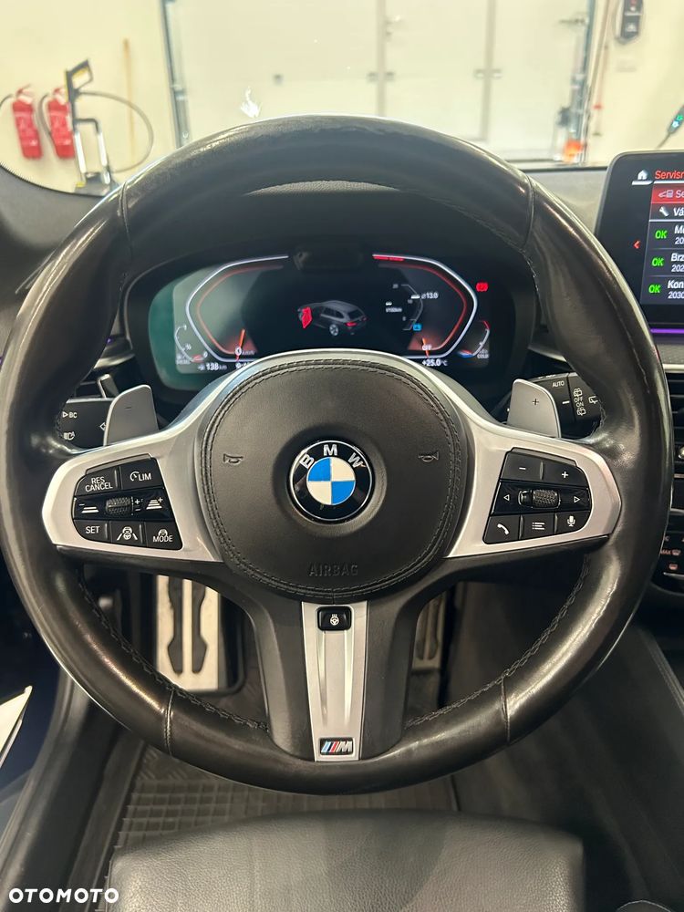 BMW Seria 5 520d M Sport - 26