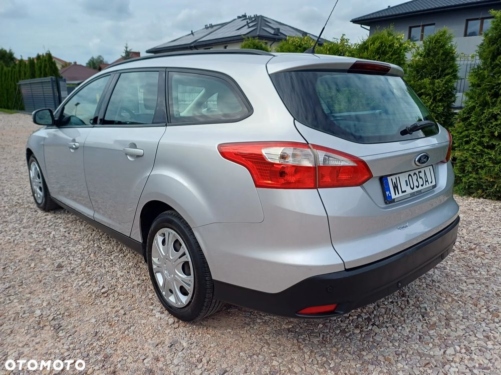 Ford Focus 1.6 Ambiente - 4