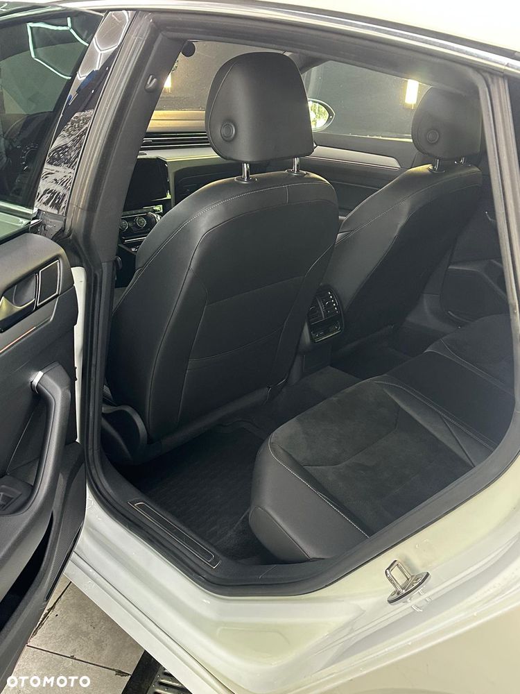 Volkswagen Arteon 2.0 TDI Bi-Turbo SCR 4Mot R-Line DSG - 9