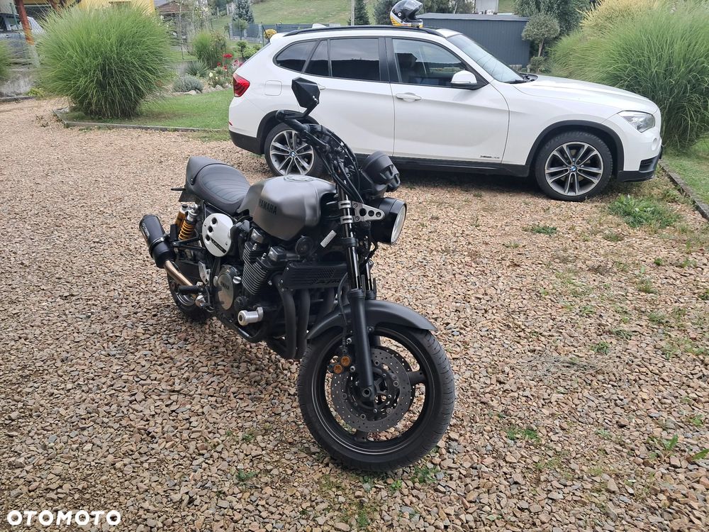 Yamaha XJR - 14