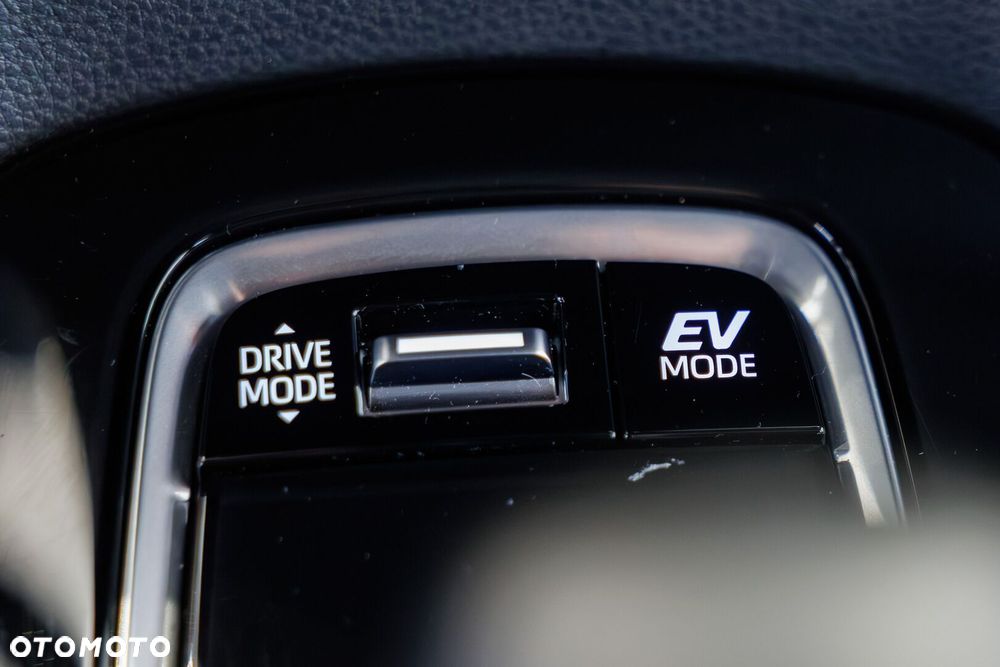 Toyota Corolla 1.8 Hybrid Comfort - 23