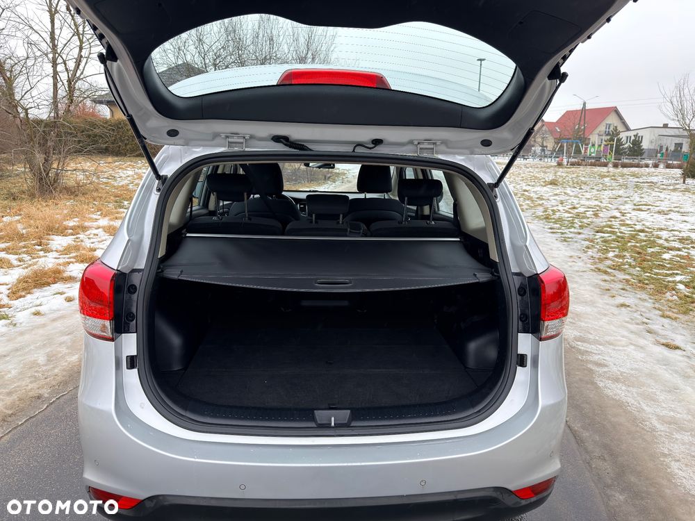 Kia Carens 1.7 CRDi 136 Dream Team Edition - 22