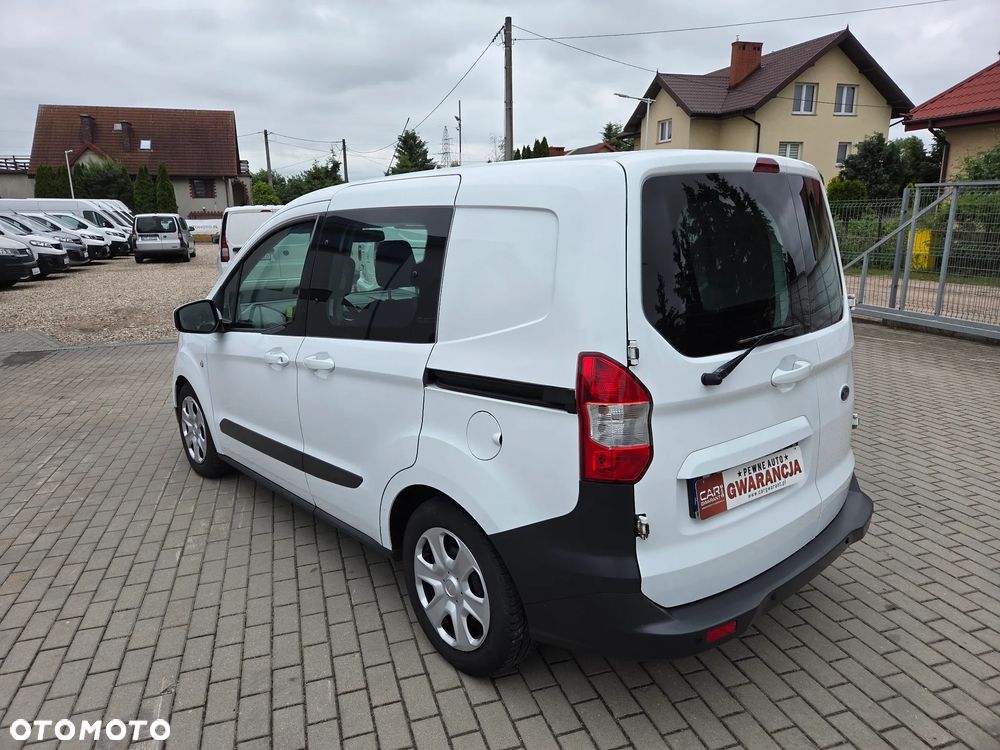 Ford Transit Courier - 4