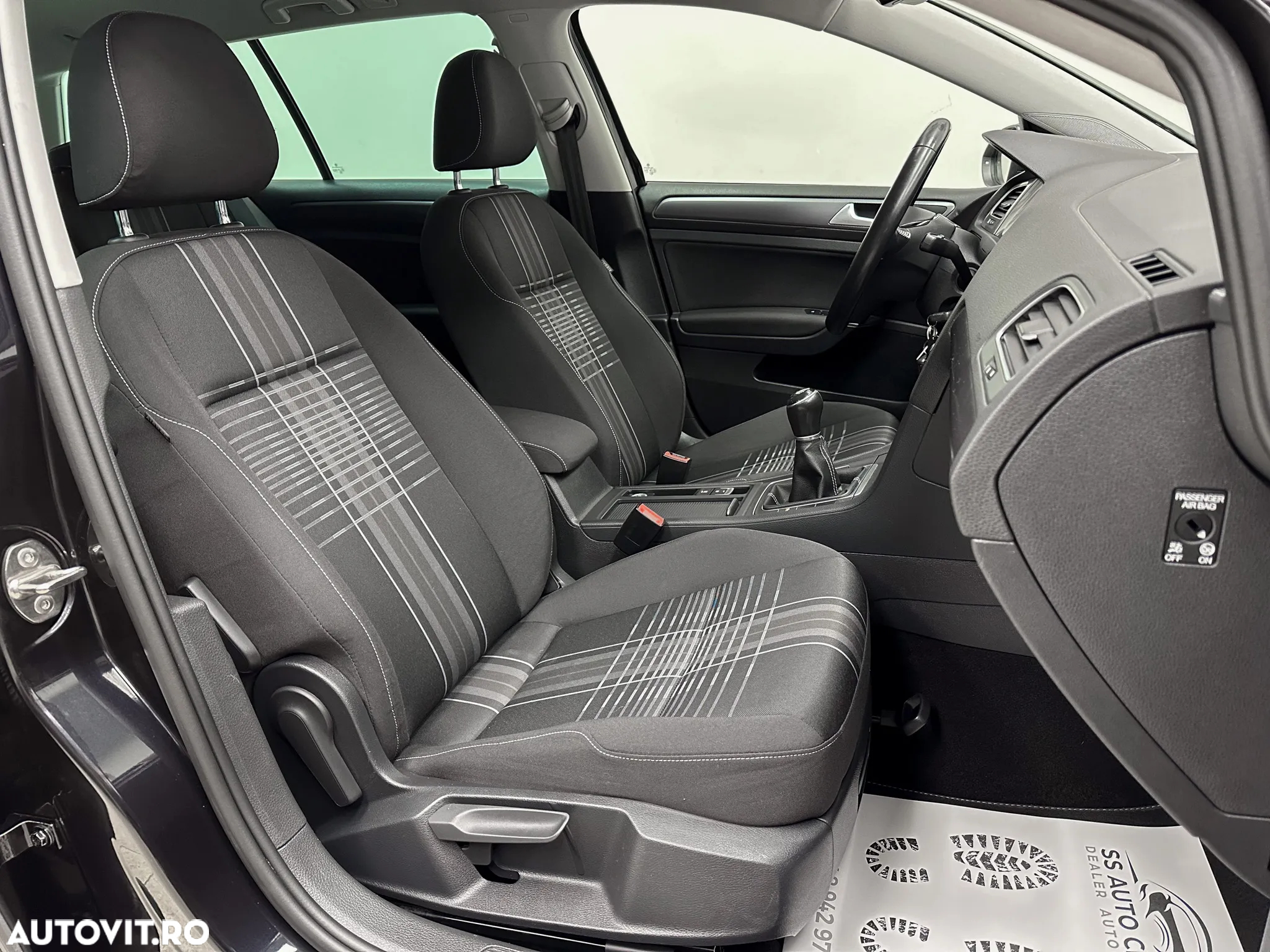 Volkswagen Golf 1.6 TDI BlueMotion Technology Lounge - 6