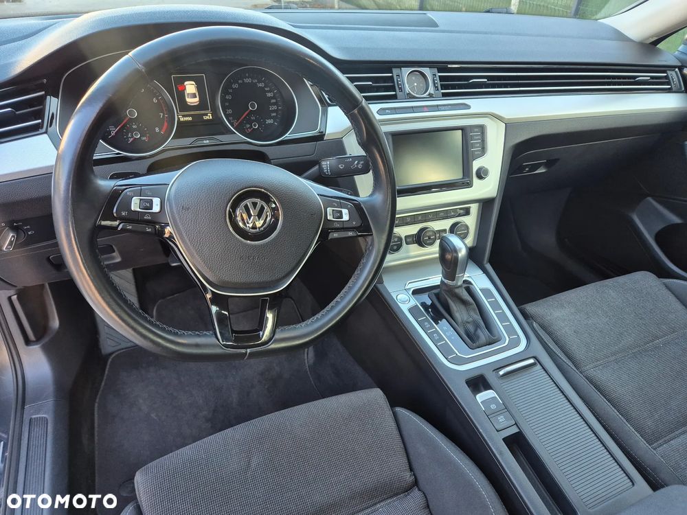 Volkswagen Passat - 9
