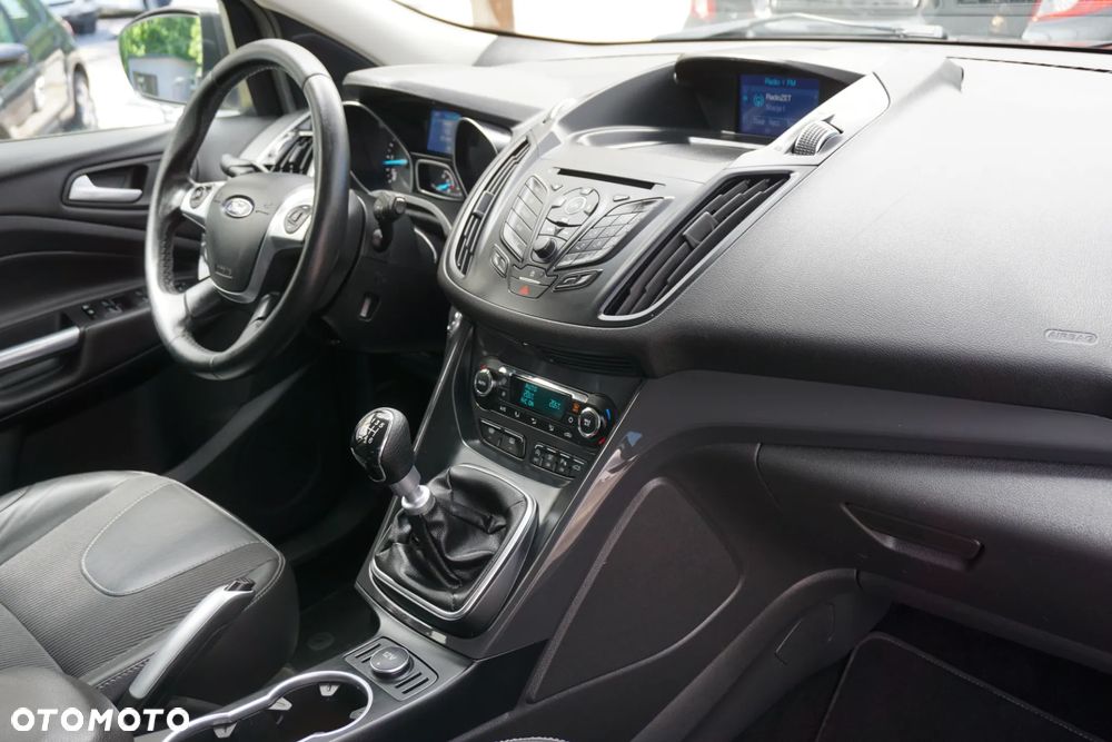 Ford Kuga 2.0 TDCi 2x4 Titanium - 17