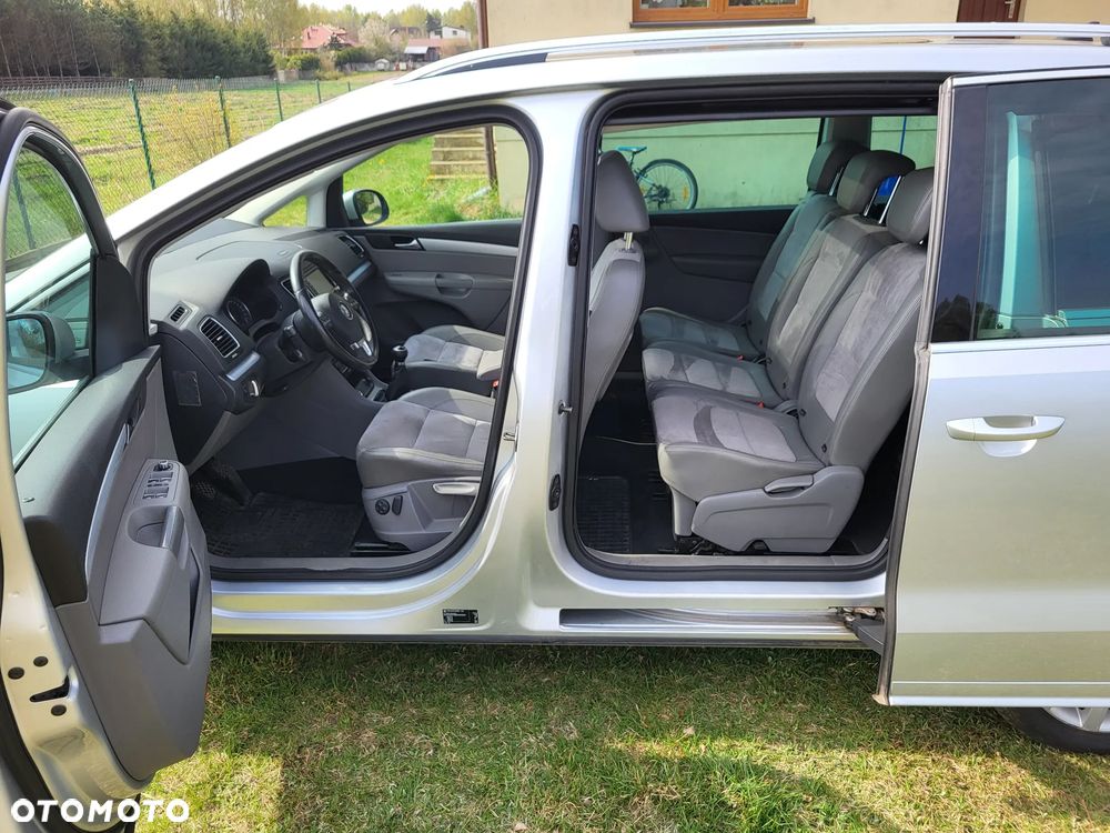 Volkswagen Sharan 2.0 TDI Highline - 23