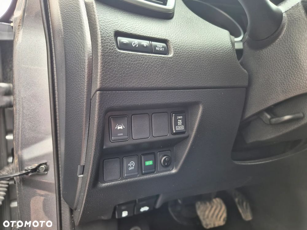 Nissan Qashqai 1.7 dCi 4x4 N-Connecta Xtronic - 25