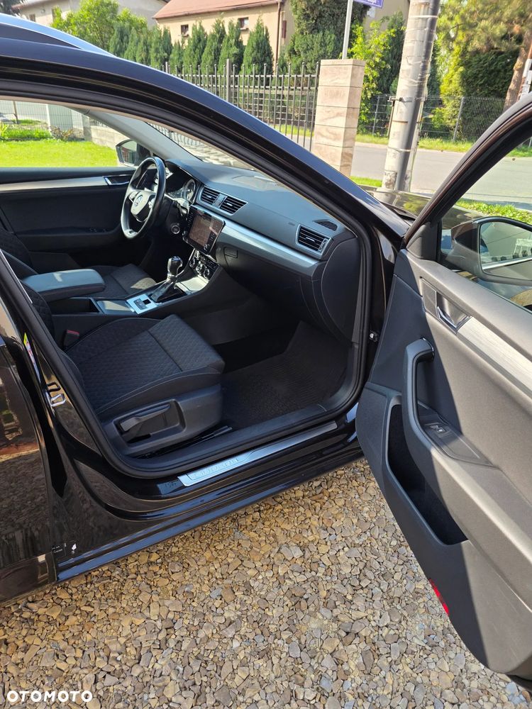 Skoda Superb 2.0 TDI SCR Ambition DSG - 17