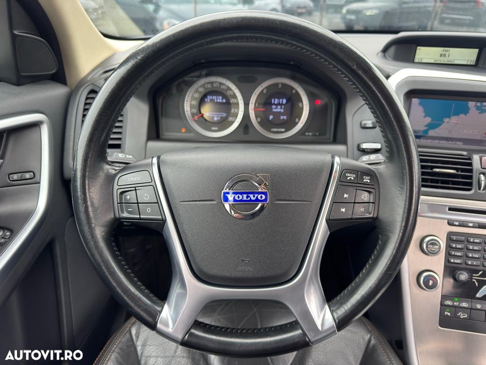 Volvo XC 60 D5 AWD Aut. Momentum - 22