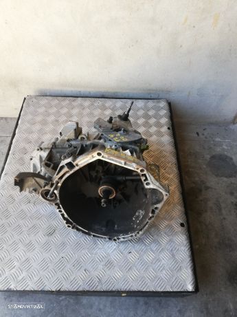 Caixa de 6 velocidades Renault Clio 3 1.5dci 06-2012 ref: TL4 A 002 - 4