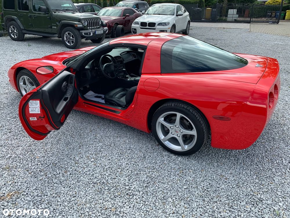 Chevrolet Corvette - 9