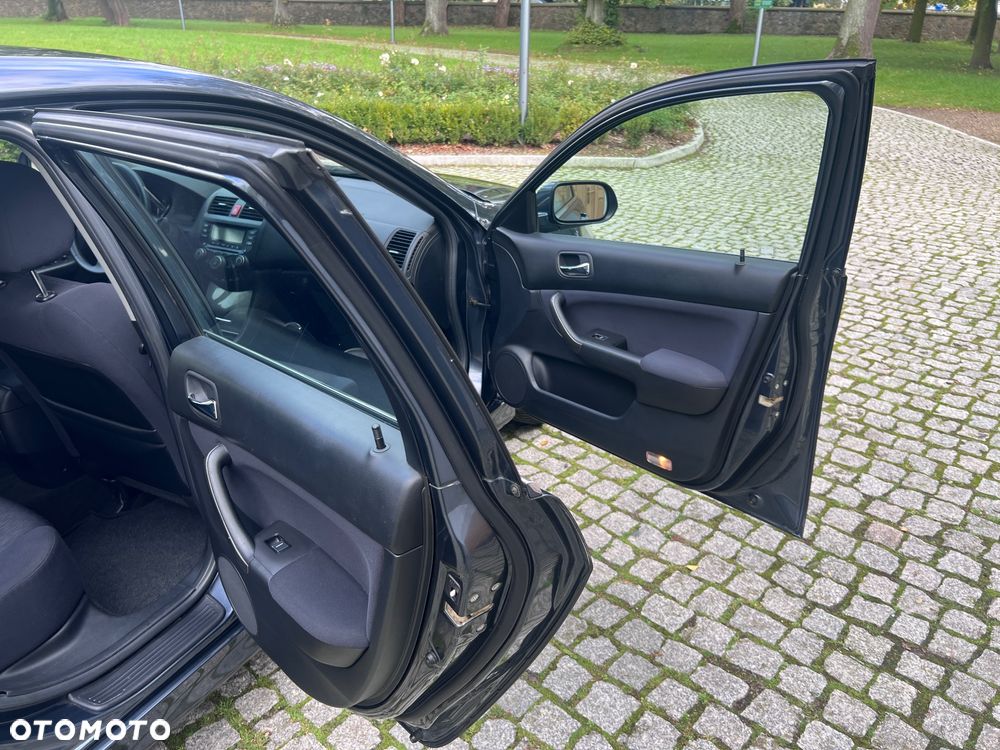 Honda Accord 2.0 Comfort - 23