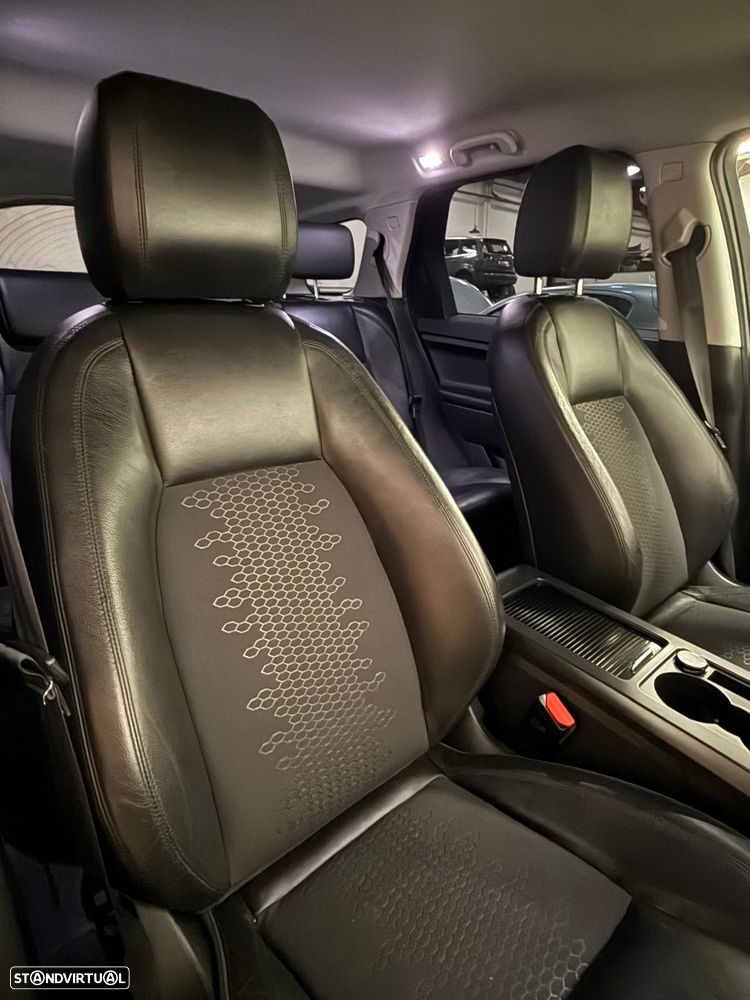 Land Rover Discovery Sport - 19