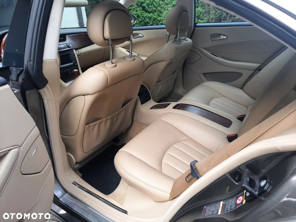 Mercedes-Benz CLS - 21