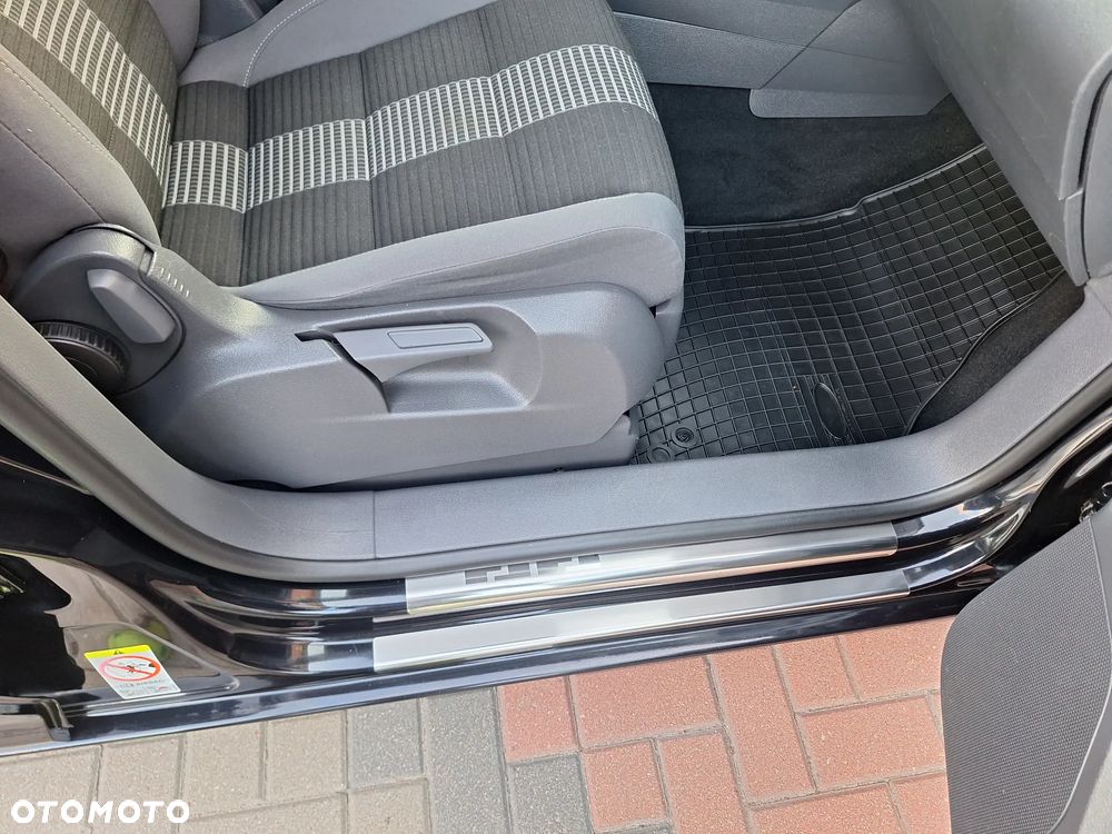 Volkswagen Touran 1.9 TDI DPF Highline - 32