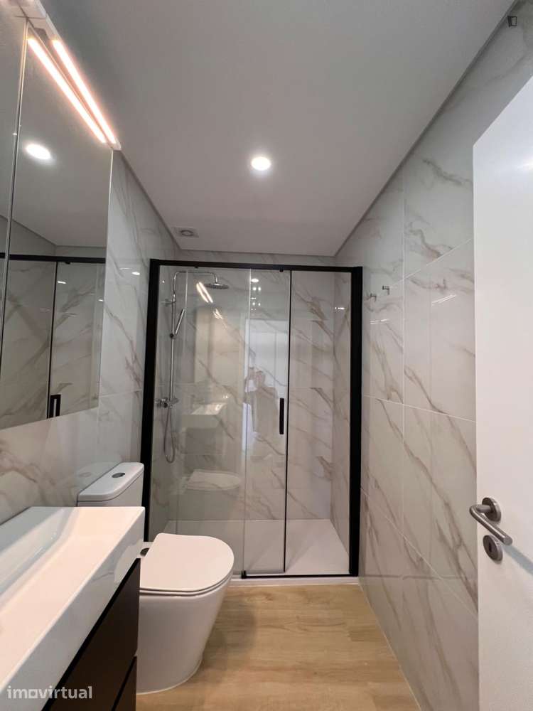 Apartamento com 2 quartos - localizado em Campanhã Porto - Grande imagem: 3/29