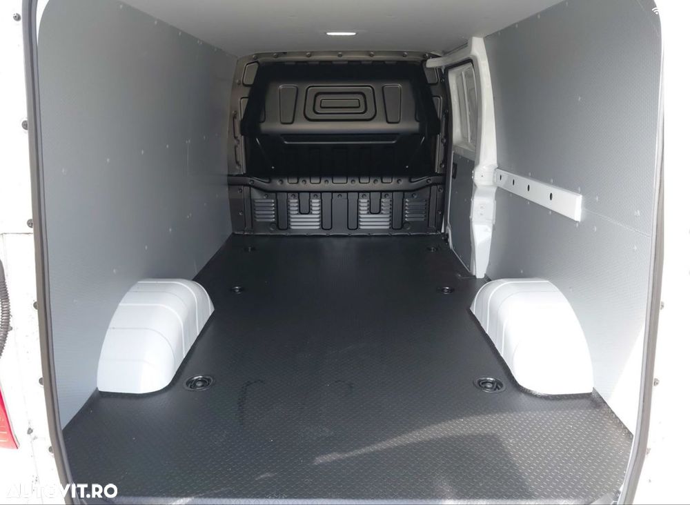 Maxus E-DELIVER 3 L2 H1 50KW - 15